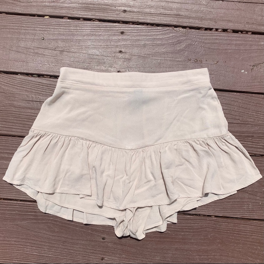 Forever 21 stretchy beige skort